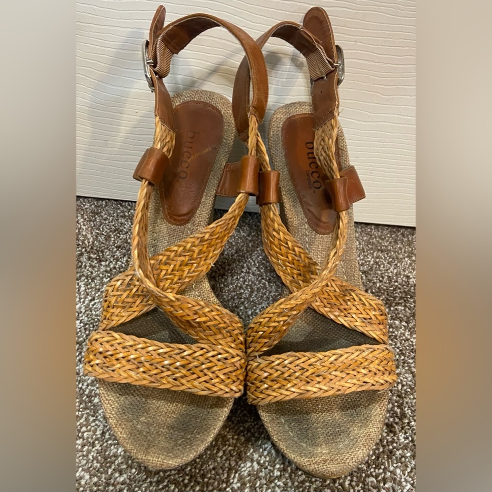 BUCCO Capensis Ariel Tan Platform Leather Wedge Sandals Womens Size 9